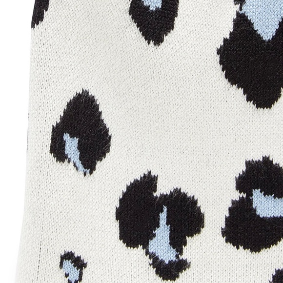ChICO’S Ivory & Light Blue Leopard Beanie NEW IN BAG - Picture 2 of 2